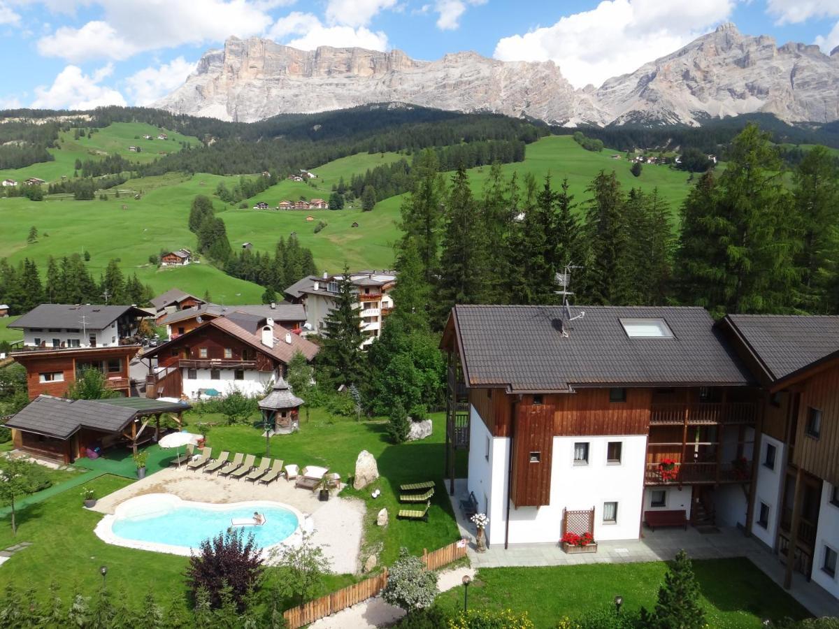 La Bercia Alpine Lodge & Spa La Villa  Room photo